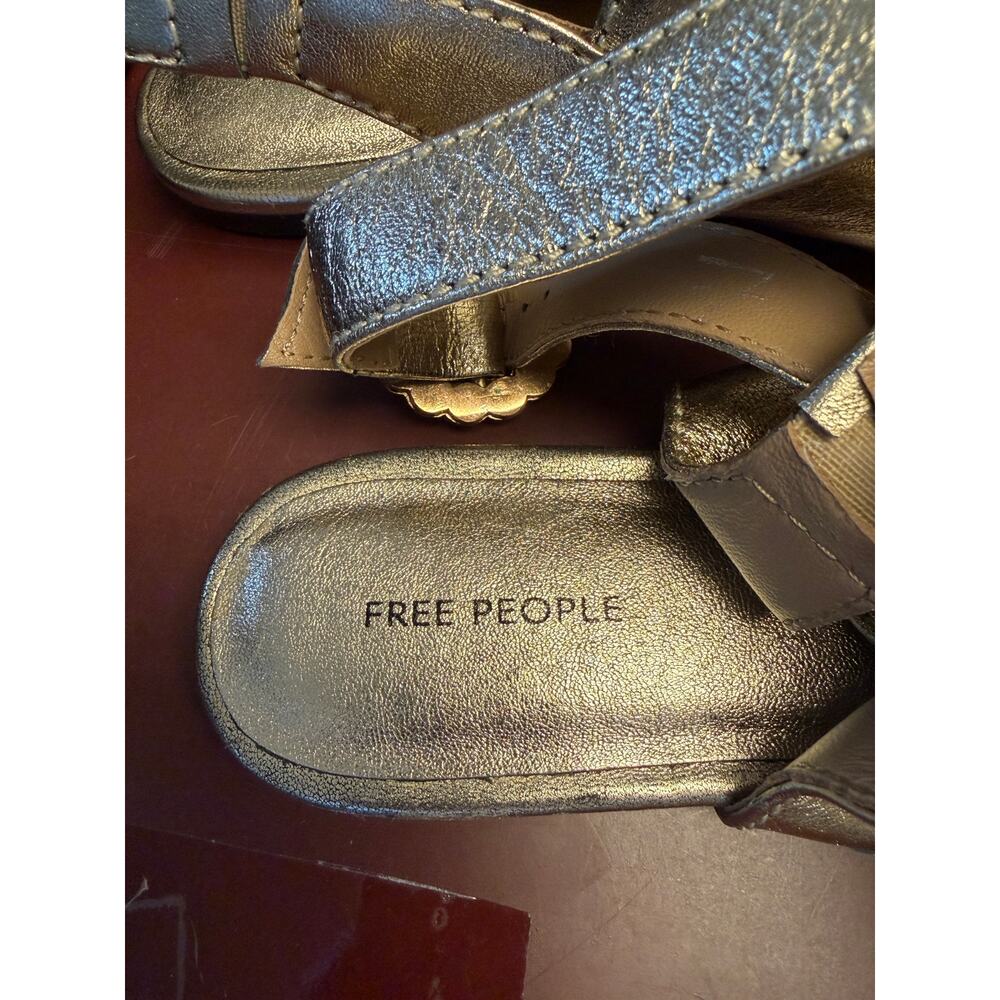 Free People Gold Metallic Pointed Toe Flats Pearl Buckle Strap Size 7 - Picture 8 of 10